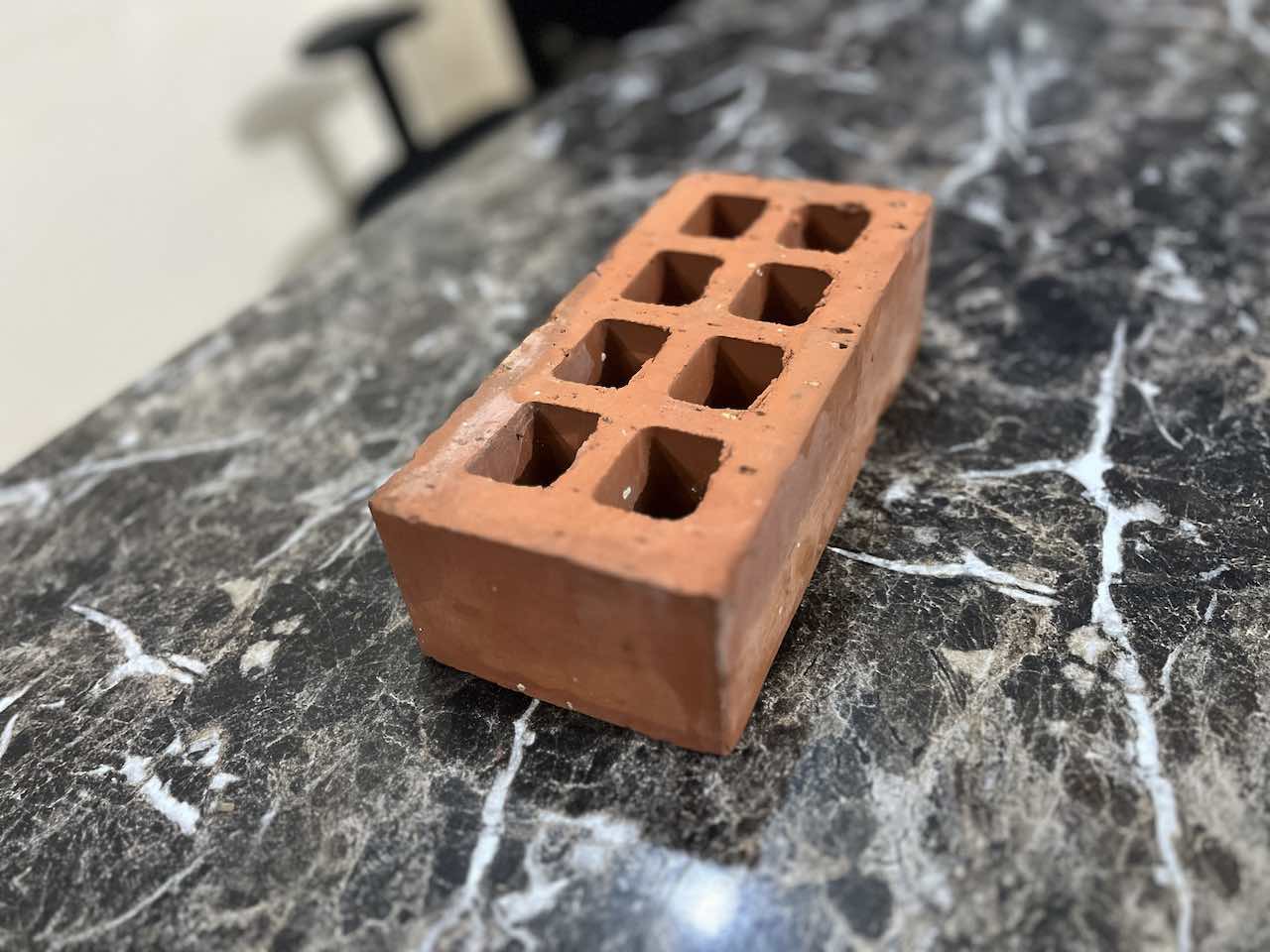 8-hole-lightweightwirecutbricks